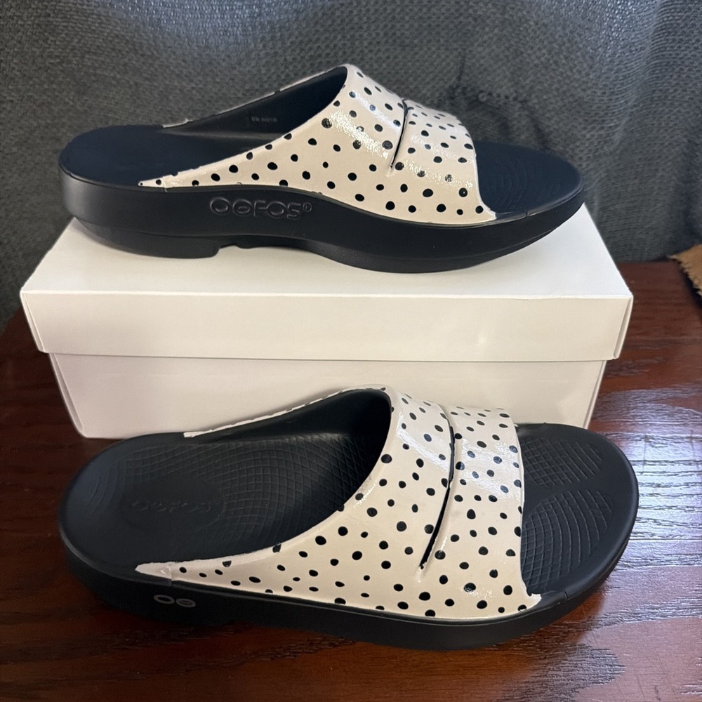 OOFOS Womens OOahh Limited Sandals Size 6-8 EU39 Polka Dot Slide Recovery Shoes